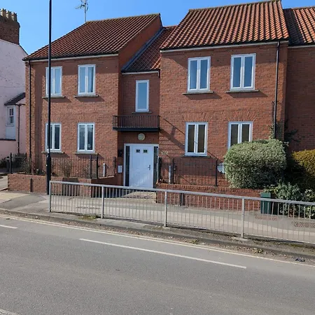 Monkbridge Centre With Parking