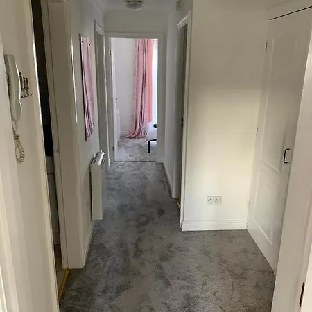 Monkbridge Centre With Parking *