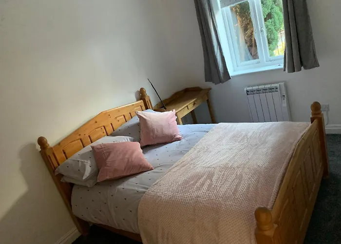 Monkbridge Centre With Parking