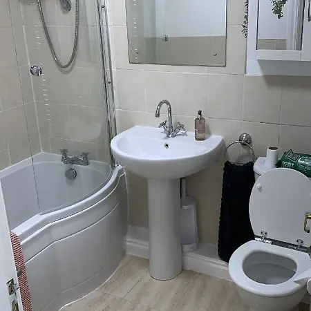 Monkbridge Centre With Parking * York